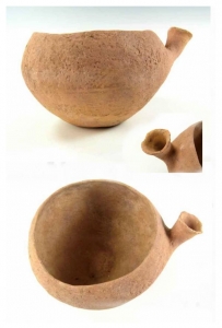SyrioLevant spouted bowl 2,000 BC - courtesy Collector-Antiquities